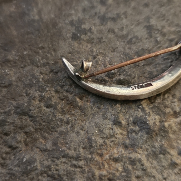 Beautiful Victorian Sterling Pink Stone Cresent Brooch - Picture 3 of 7